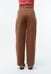 Givn Berlin Bundfaltenhose GBLIZZY aus Bio-Baumwoll Twill Trousers Pecan Brown