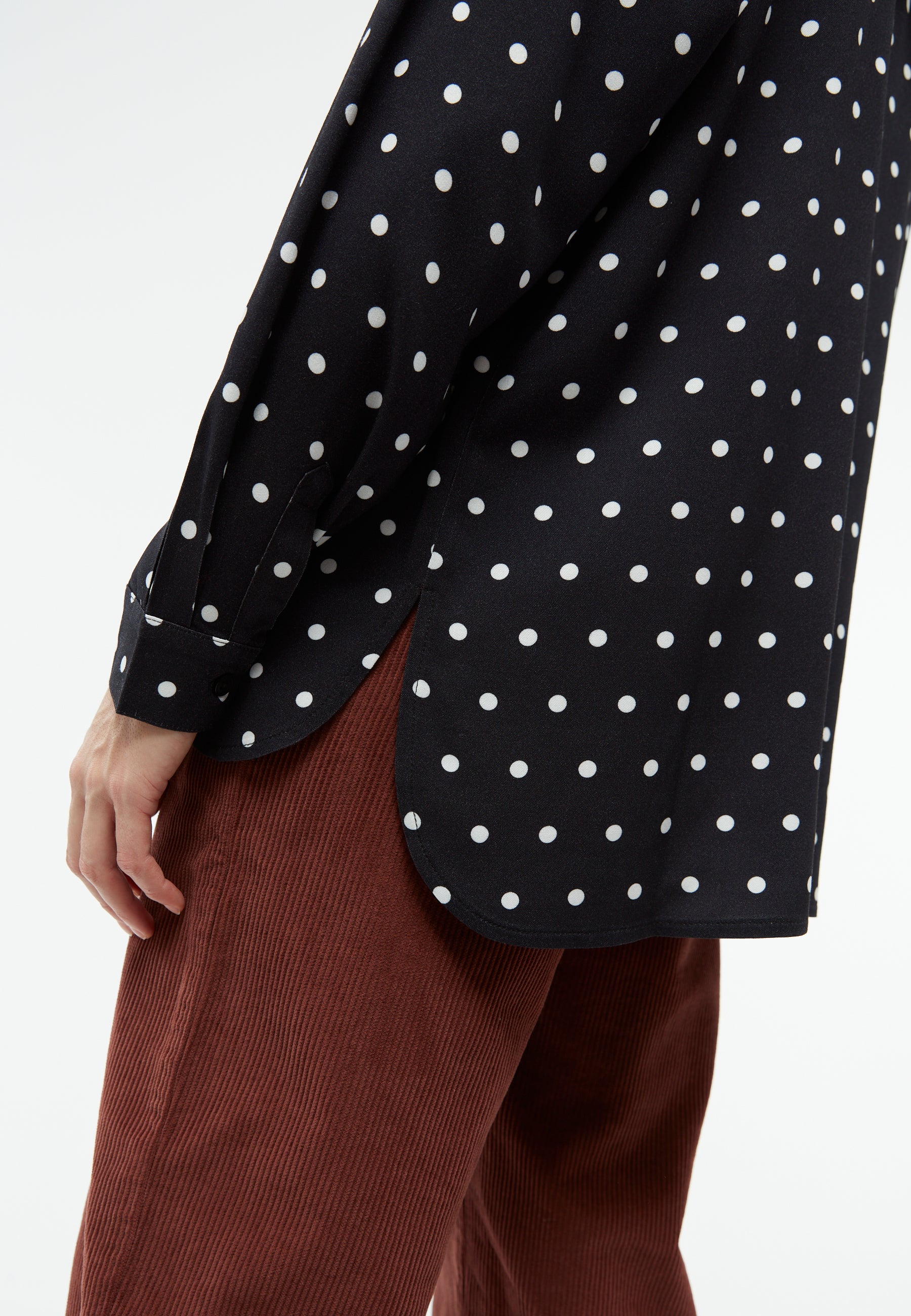 Givn Berlin Bluse GBIVA aus LENZING™ ECOVERO™ mit Stehkragen Blouse Black / White (Polkadots)