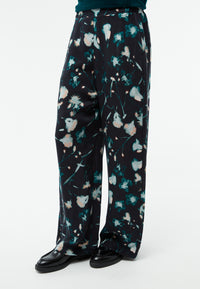 Givn Berlin Hose GBMARLA aus Cupro (Bemberg™) mit weitem Bein Trousers Black / Dark Teal (Flowers)