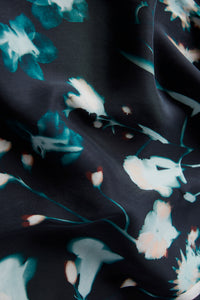 Givn Berlin Hose GBMARLA aus Cupro (Bemberg™) mit weitem Bein Trousers Black / Dark Teal (Flowers)