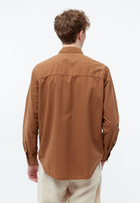 Givn Berlin Hemd GBYUVAL aus Bio-Baumwoll Seersucker Buttoned Shirt Pecan Brown (Structure)
