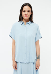 Givn Berlin Kurzarmbluse GBSARAH aus LENZING™ ECOVERO™ Blouse Ice Water Blue