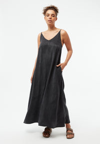 Givn Berlin Maxikleid GBROXIE aus TENCEL™ mit Peach-Effekt Dress Black (Tencel)