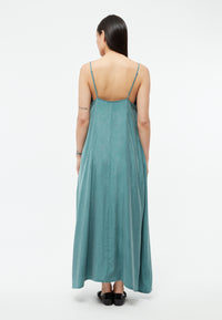 Givn Berlin Maxikleid GBROXIE aus TENCEL™ mit Peach-Effekt Dress Graphite Green (Tencel)