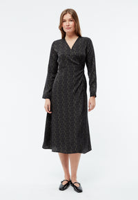 Givn Berlin Wickelkleid GBVIRGINIA aus TENCEL™ mit Peach-Effekt Dress Black / Dark Khaki (Waves)